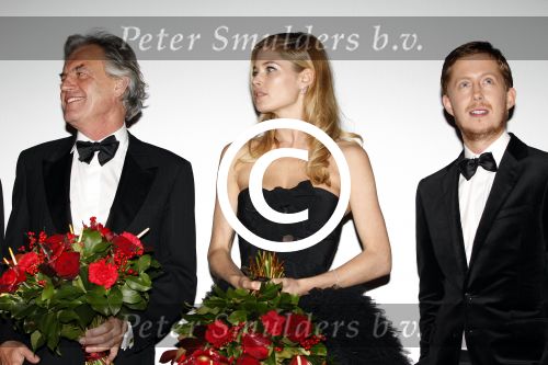 Amsterdam 21 november 2011
Premiere Nova Zembla in het RAI theater. De film is geregisseerd door Reinout Oerlemans en Robert de Hoog en Doutzen Kroes spelen de hoofdrollen.
Prinses Maxima en prins Wilem Alexander zijn de eregasten. Derek de Lint en Victor Reinier
Peter Smulders bv