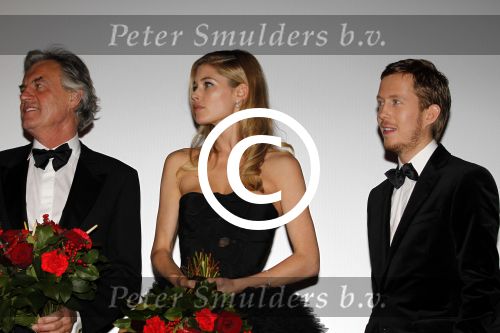 Amsterdam 21 november 2011
Premiere Nova Zembla in het RAI theater. De film is geregisseerd door Reinout Oerlemans en Robert de Hoog en Doutzen Kroes spelen de hoofdrollen.
Prinses Maxima en prins Wilem Alexander zijn de eregasten.
Peter Smulders bv