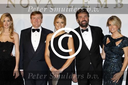 Amsterdam 21 november 2011
Premiere Nova Zembla in het RAI theater. De film is geregisseerd door Reinout Oerlemans en Robert de Hoog en Doutzen Kroes spelen de hoofdrollen.
Prinses Maxima en prins Wilem Alexander zijn de eregasten.
Peter Smulders bv