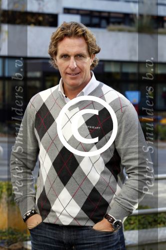 Hilversum 4 november 2011
Perspresentatie omroep Max op het mediapark. Edwin Smulders
Peter Smulders bv