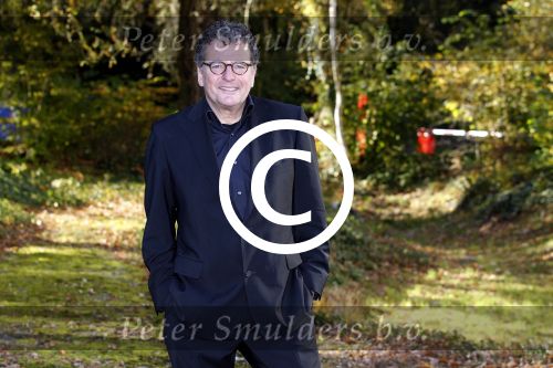 Hilversum 4 november 2011
Perspresentatie omroep Max op het mediapark. Edwin de Vries
Peter Smulders bv