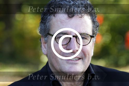 Hilversum 4 november 2011
Perspresentatie omroep Max op het mediapark. Edwin de Vries
Peter Smulders bv