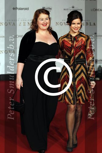 Amsterdam 21 november 2011
Premiere Nova Zembla in het RAI theater. De film is geregisseerd door Reinout Oerlemans en Robert de Hoog en Doutzen Kroes spelen de hoofdrollen.
Prinses Maxima en prins Wilem Alexander zijn de eregasten. Eva v d Gucht
Peter Smulders bv