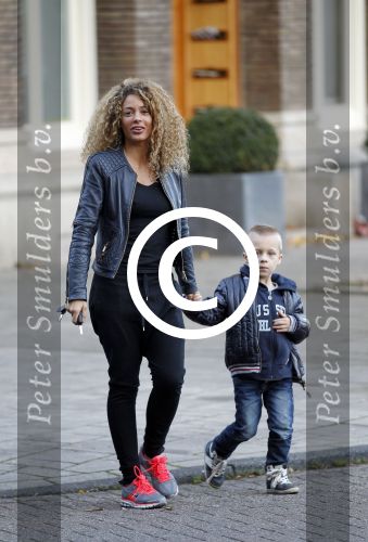 Amsterdam 28 november 2011
Opening sportschool Carlos Lens. Fajah Lourens met zoon
Peter Smulders bv