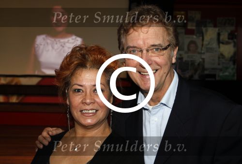 Hilversum 15 november 2011
Presentatie boek van de Zangeres zonder Naam geschreven door Ben Holthuis. Frank en Mirella
Peter Smulders bv