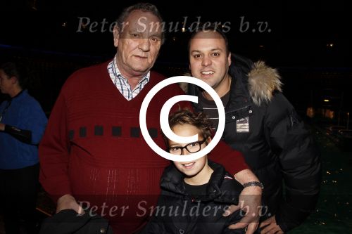 Harderwijk 30 november 2011
Frans Bauer aan het trainen voor show met dolfijnen in het dolfinarium. Zijn vader en zoon Christiaan zijn erbij.
Peter Smulders bv