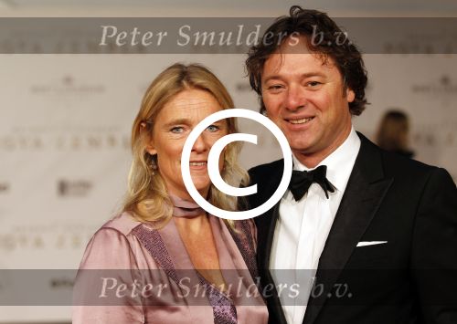 Amsterdam 21 november 2011
Premiere Nova Zembla in het RAI theater. De film is geregisseerd door Reinout Oerlemans en Robert de Hoog en Doutzen Kroes spelen de hoofdrollen.
Prinses Maxima en prins Wilem Alexander zijn de eregasten. Frits Sissing met vrouw
Peter Smulders bv