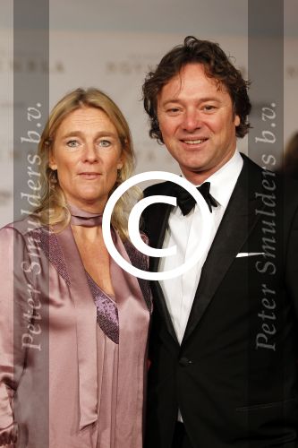 Amsterdam 21 november 2011
Premiere Nova Zembla in het RAI theater. De film is geregisseerd door Reinout Oerlemans en Robert de Hoog en Doutzen Kroes spelen de hoofdrollen.
Prinses Maxima en prins Wilem Alexander zijn de eregasten. Frits Sissing met vrouw
Peter Smulders bv
