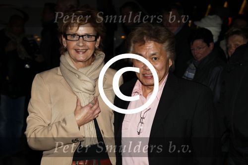 Volendam 17 november 2011
Feest ivm trouwen Jan en Liza Smit. George The met vrouw
Peter Smulders bv