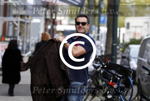 Amsterdam 4 november 2011
Gerard Joling op de cornelis schuytstraat.
Peter Smulders bv