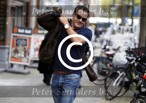Amsterdam 4 november 2011
Gerard Joling op de cornelis schuytstraat.
Peter Smulders bv
