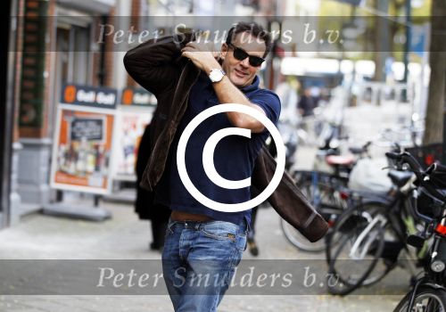 Amsterdam 4 november 2011
Gerard Joling op de cornelis schuytstraat.
Peter Smulders bv