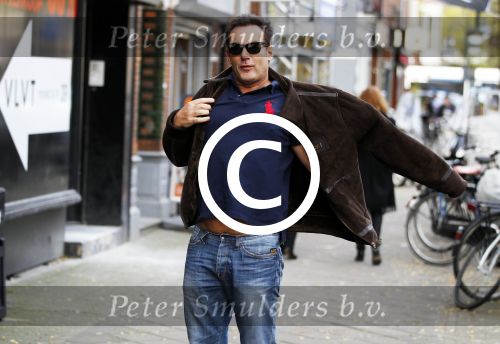 Amsterdam 4 november 2011
Gerard Joling op de cornelis schuytstraat.
Peter Smulders bv