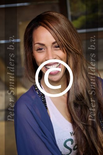 BAARN - In Restaurant Vuur is de perspresentatie gehouden van de nieuwe kerst cd genaamd Christmas Duets.  Met op de foto zangeres Glennis Grace. FOTO PETER SMULDERS BV