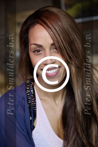 BAARN - In Restaurant Vuur is de perspresentatie gehouden van de nieuwe kerst cd genaamd Christmas Duets.  Met op de foto zangeres Glennis Grace. FOTO PETER SMULDERS BV