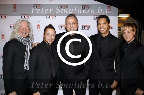 Blaricum 20 november 2011
Gala tbv Stop kinder misbruik in de Red Sun in Blaricum. Gordon met zijn Los Angeles Voices en Marvy Reader
Peter Smulders bv