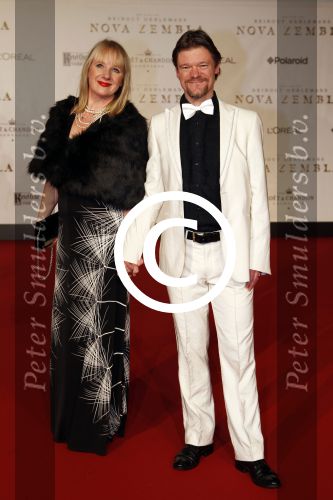 Amsterdam 21 november 2011
Premiere Nova Zembla in het RAI theater. De film is geregisseerd door Reinout Oerlemans en Robert de Hoog en Doutzen Kroes spelen de hoofdrollen.
Prinses Maxima en prins Wilem Alexander zijn de eregasten. Herman Egbers met vrouw
Peter Smulders bv