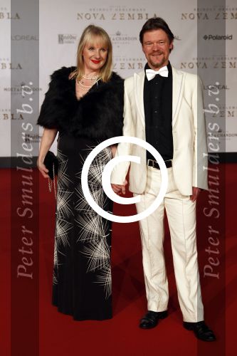 Amsterdam 21 november 2011
Premiere Nova Zembla in het RAI theater. De film is geregisseerd door Reinout Oerlemans en Robert de Hoog en Doutzen Kroes spelen de hoofdrollen.
Prinses Maxima en prins Wilem Alexander zijn de eregasten. Herman Egbers met vrouw
Peter Smulders bv