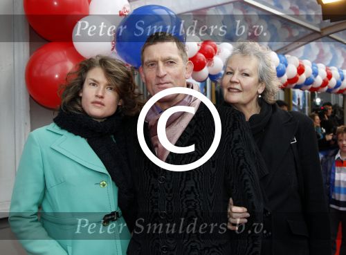 Amsterdam 26 november 2011
Premiere Dolfje Weerwolfje in carre. Huub v d Lubbe met vrouw en dochter
Peter Smulders bv