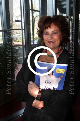 Hilversum 15 november 2011
Presentatie boek van de Zangeres zonder Naam geschreven door Ben Holthuis. Imca Marina
Peter Smulders bv