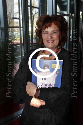 Hilversum 15 november 2011
Presentatie boek van de Zangeres zonder Naam geschreven door Ben Holthuis. Imca Marina
Peter Smulders bv