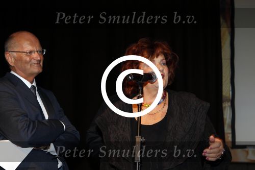 Hilversum 15 november 2011
Presentatie boek van de Zangeres zonder Naam geschreven door Ben Holthuis.
Peter Smulders bv