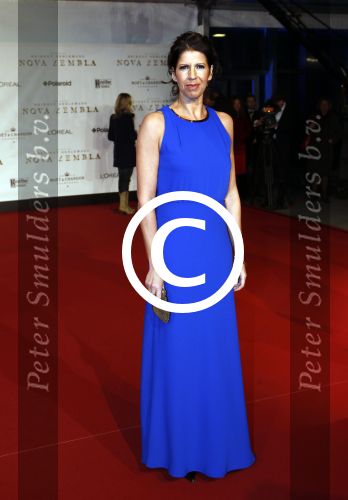 Amsterdam 21 november 2011
Premiere Nova Zembla in het RAI theater. De film is geregisseerd door Reinout Oerlemans en Robert de Hoog en Doutzen Kroes spelen de hoofdrollen.
Prinses Maxima en prins Wilem Alexander zijn de eregasten. Isa Hoes met collega
Peter Smulders bv