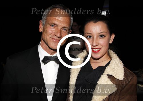Amsterdam 21 november 2011
Premiere Nova Zembla in het RAI theater. De film is geregisseerd door Reinout Oerlemans en Robert de Hoog en Doutzen Kroes spelen de hoofdrollen.
Prinses Maxima en prins Wilem Alexander zijn de eregasten. Jaap Jongbloed met dochter
Peter Smulders bv