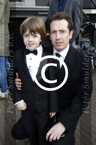 Amsterdam 26 november 2011
Premiere Dolfje Weerwolfje in carre. Jacob Derwig met zoon
Peter Smulders bv