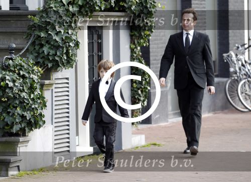 Amsterdam 26 november 2011
Premiere Dolfje Weerwolfje in carre. Jacob Derwig met zoon
Peter Smulders bv