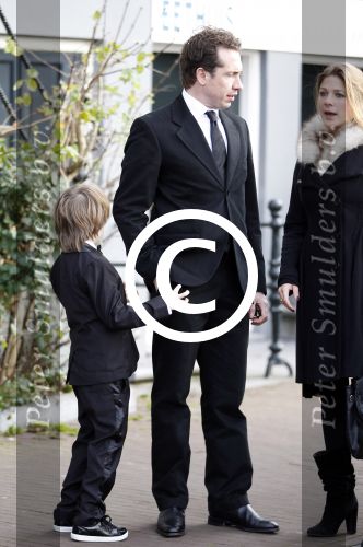 Amsterdam 26 november 2011
Premiere Dolfje Weerwolfje in carre. Jacob Derwig met zoon
Peter Smulders bv