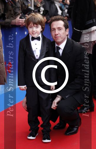 Amsterdam 26 november 2011
Premiere Dolfje Weerwolfje in carre. Jacob Derwig met zoon
Peter Smulders bv