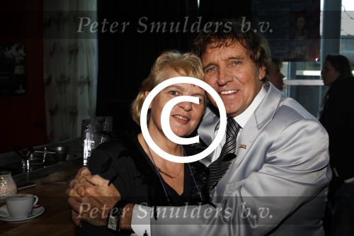 Hilversum 15 november 2011
Presentatie boek van de Zangeres zonder Naam geschreven door Ben Holthuis. Jacques Herb met  vrouw
Peter Smulders bv