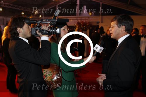 Amsterdam 21 november 2011
Premiere Nova Zembla in het RAI theater. De film is geregisseerd door Reinout Oerlemans en Robert de Hoog en Doutzen Kroes spelen de hoofdrollen.
Prinses Maxima en prins Wilem Alexander zijn de eregasten. Koffietijd interviewt Jan Peter Balkenende
Peter Smulders bv