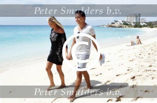 Sint Maarten 10 november 2011
Jan Smit en zijn vrouw Liza op het strand de dag voor hun trouwen.
Peter Smulders bv