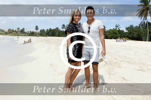 Sint Maarten 10 november 2011
Jan Smit en zijn vrouw Liza op het strand de dag voor hun trouwen.
Peter Smulders bv