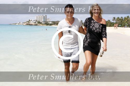 Sint Maarten 10 november 2011
Jan Smit en zijn vrouw Liza op het strand de dag voor hun trouwen.
Peter Smulders bv