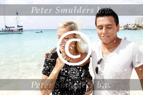 Sint Maarten 10 november 2011
Jan Smit en zijn vrouw Liza op het strand de dag voor hun trouwen.
Peter Smulders bv
