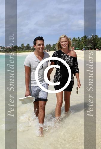 Sint Maarten 10 november 2011
Jan Smit en zijn vrouw Liza op het strand de dag voor hun trouwen.
Peter Smulders bv