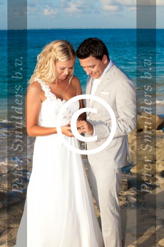 Sint Maarten 11 november 2011
Jan en Liza Smit trouwen op het strand met de naam baie Rouge
Peter Smulders bv
