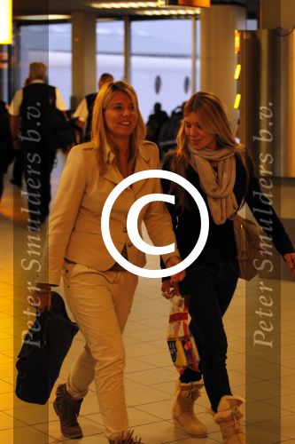 Schiphol en Sint maarten 8 november 2011
Vertrek en aankomst gasten huwelijk Lisa en Jan Smit.
Peter Smulders bv
