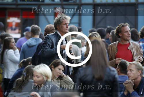 Amsterdam 19 augustus 2011
Theater festival de parade in Amsterdam. Jeroen Pauw met vrienden en vriendinnen
Peter Smulders bv