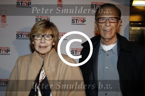 Blaricum 20 november 2011
Gala tbv Stop kinder misbruik in de Red Sun in Blaricum. John de Mol sr met zijn vrouw
Peter Smulders bv