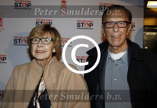 Blaricum 20 november 2011
Gala tbv Stop kinder misbruik in de Red Sun in Blaricum. John de Mol sr met zijn vrouw
Peter Smulders bv