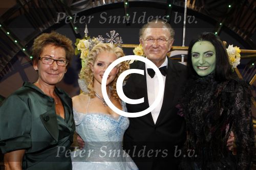 Scheveningen 6 november 2011
Premiere Wicked in het circustheater met in de hoofdrollen Chantal janzen Willemijn Verkaik  Jim Bakkum Bill v Dijk en div andere. Joop en Janine v d Ende
Peter Smulders bv