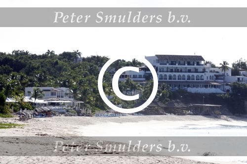 Sint Maarten 12 november 2011
Het hotel La Samanna en het strand bij het hotel waar Jan en Liza Smit verbleven met hun gasten.
Peter Smulders bv