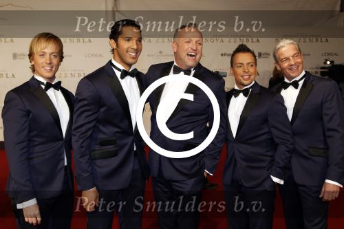 Amsterdam 21 november 2011
Premiere Nova Zembla in het RAI theater. De film is geregisseerd door Reinout Oerlemans en Robert de Hoog en Doutzen Kroes spelen de hoofdrollen.
Prinses Maxima en prins Wilem Alexander zijn de eregasten. Los Angeles Voices
Peter Smulders bv