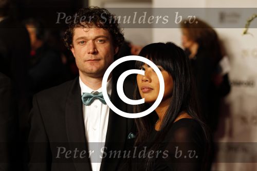 Amsterdam 21 november 2011
Premiere Nova Zembla in het RAI theater. De film is geregisseerd door Reinout Oerlemans en Robert de Hoog en Doutzen Kroes spelen de hoofdrollen.
Prinses Maxima en prins Wilem Alexander zijn de eregasten. Mads Wittermans met vrouw
Peter Smulders bv