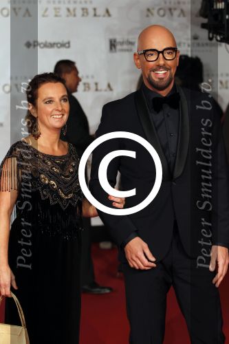 Amsterdam 21 november 2011
Premiere Nova Zembla in het RAI theater. De film is geregisseerd door Reinout Oerlemans en Robert de Hoog en Doutzen Kroes spelen de hoofdrollen.
Prinses Maxima en prins Wilem Alexander zijn de eregasten. Maik de Boer met zus
Peter Smulders bv