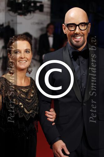 Amsterdam 21 november 2011
Premiere Nova Zembla in het RAI theater. De film is geregisseerd door Reinout Oerlemans en Robert de Hoog en Doutzen Kroes spelen de hoofdrollen.
Prinses Maxima en prins Wilem Alexander zijn de eregasten. Maik de Boer met zus
Peter Smulders bv
